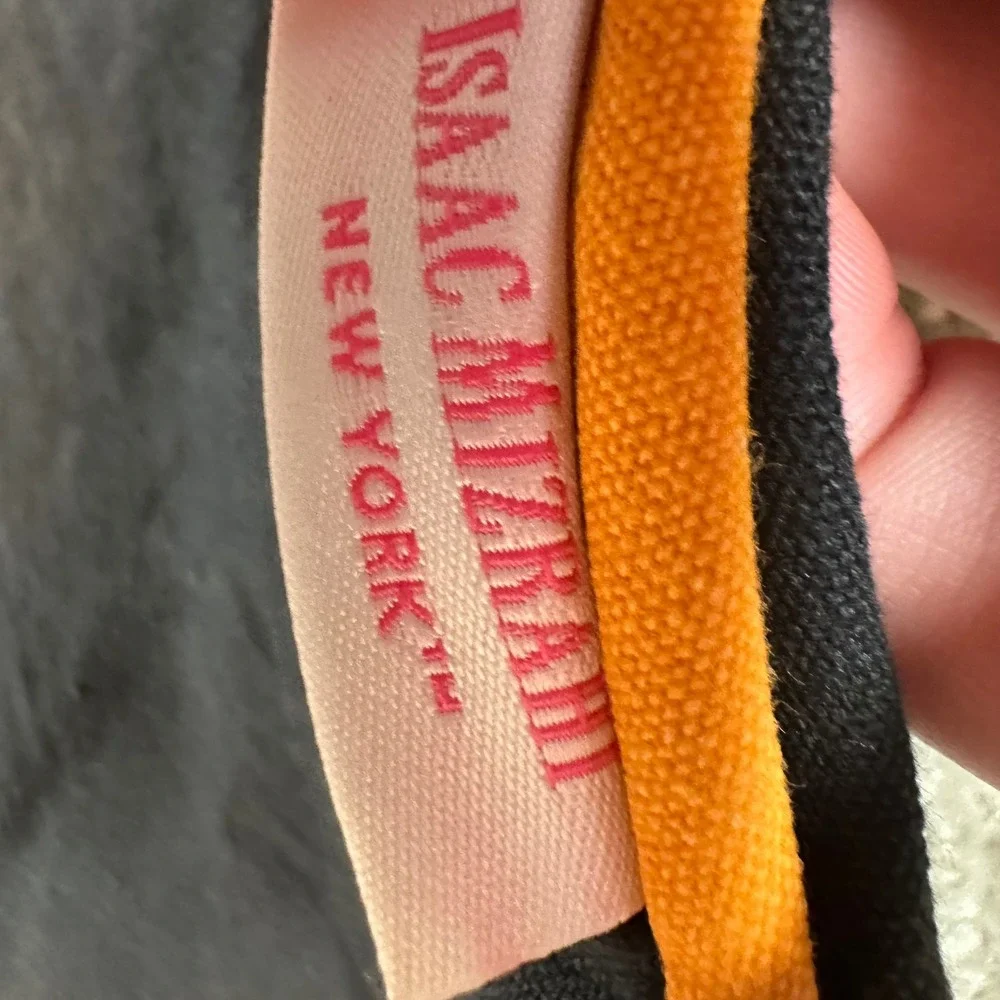 Sold‎